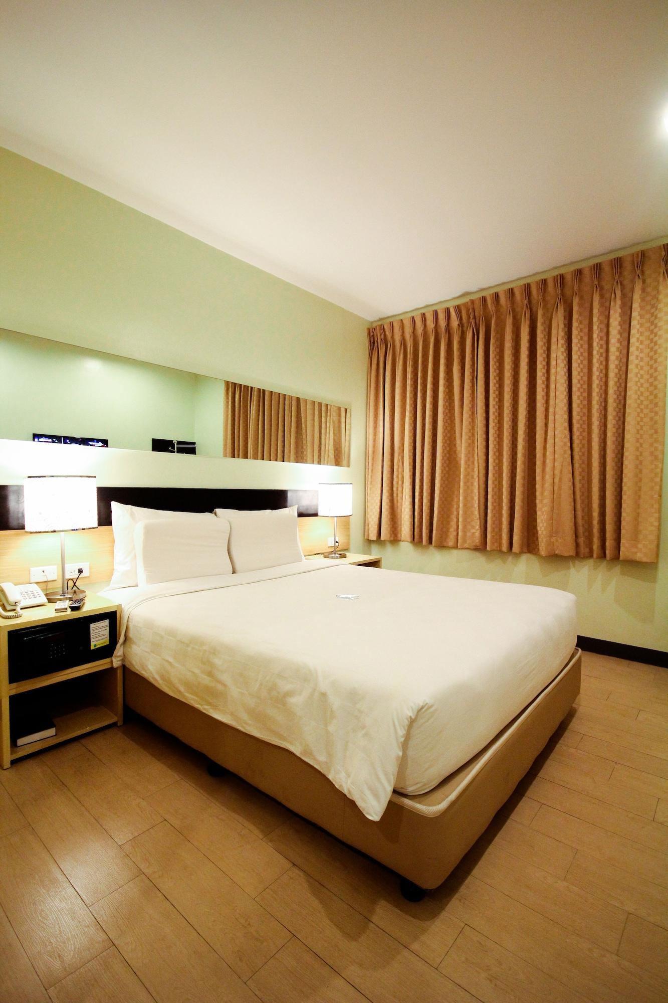 Go Hotels Iloilo Exterior photo