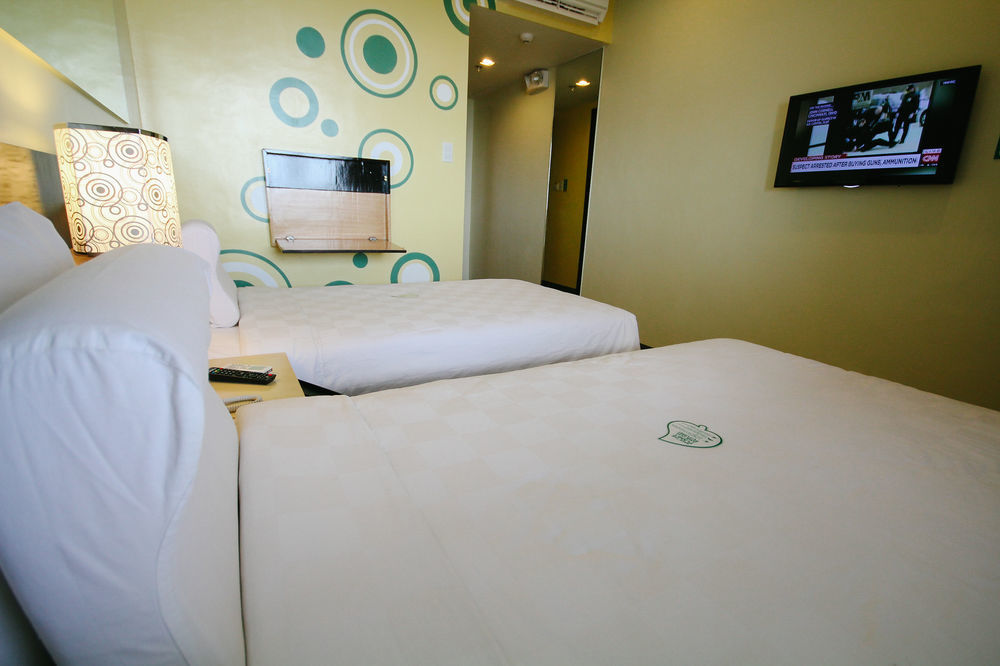 Go Hotels Iloilo Exterior photo